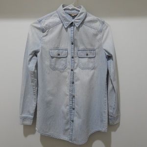 Rubbish Chambray Shirt in Light Wash